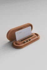 KT-10 Kapaklı Ahşap Masa Takvimi | ahşap standlı takvim – woodolu.com.tr